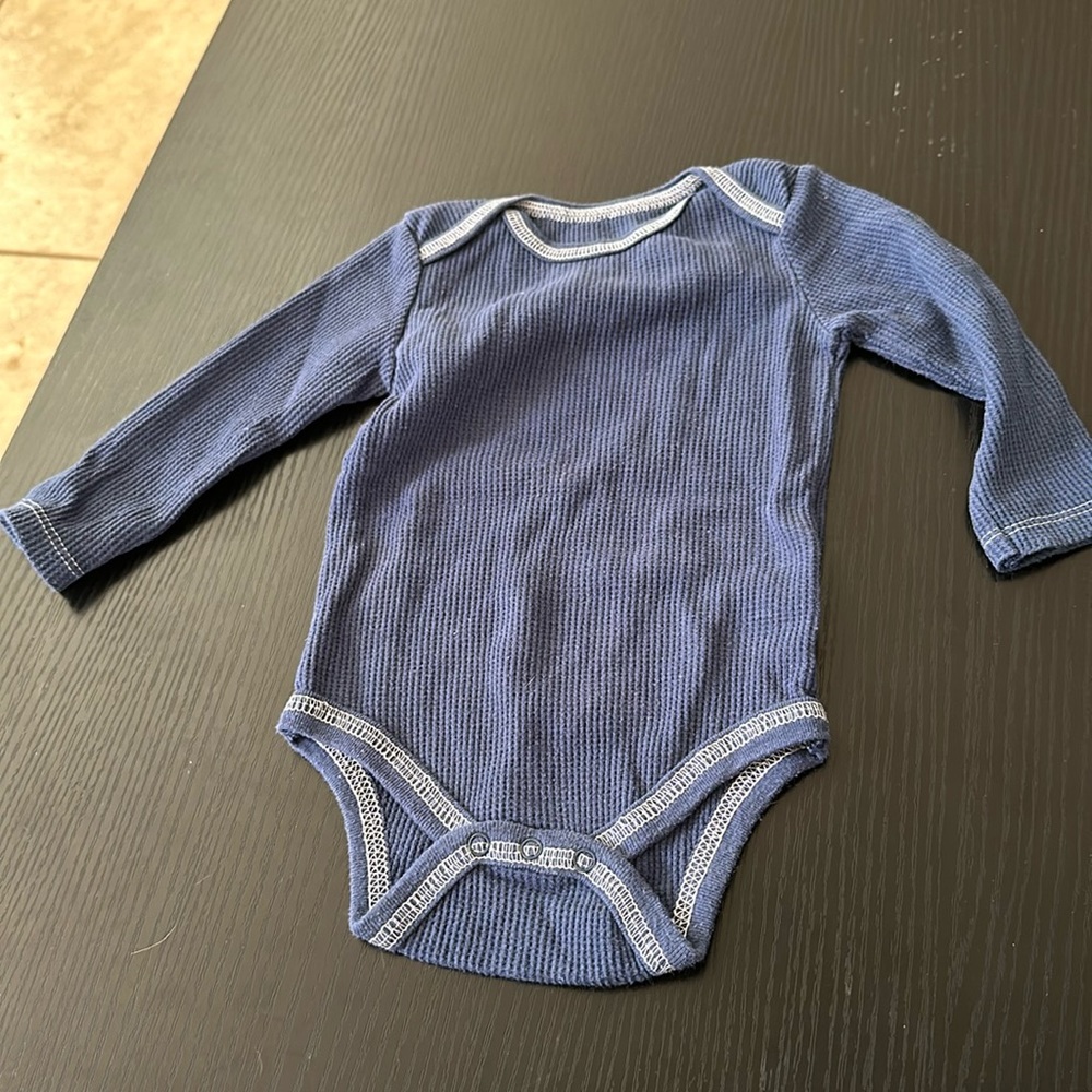 Long sleeve onesie - 6-9mos